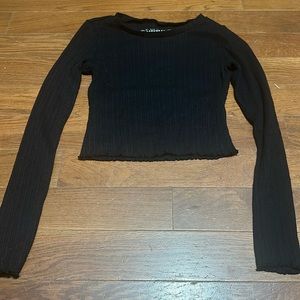 Aero tight slightly crop long sleeve shirt.